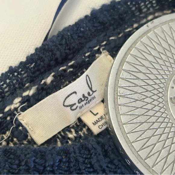 Easel Los Angeles oversized women’s size large blue knit sweater white stars - Picture 6 of 11